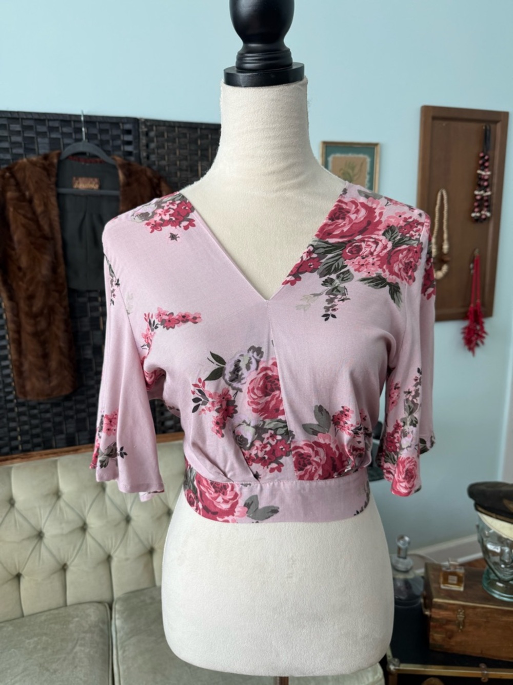 🌸 Nwot Polly and Esther Rose Floral Wrap CropTop Tie Waist Bell Sleeve Blouse L - Picture 2 of 11
